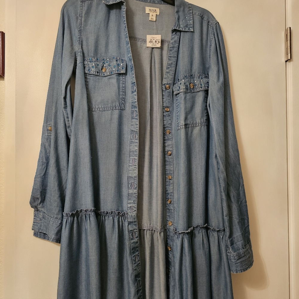 New size XS denim dress 👗 (95% cotton /5% Recycled cotton)